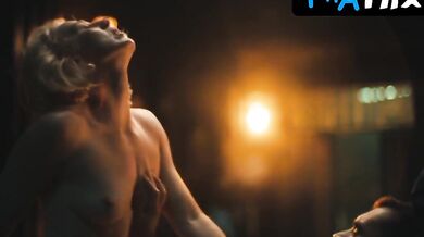 Carrie Coon Butt, Breasts Scene in The White Lotus