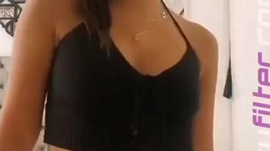 Gina Yangali Sexy Scene in Al Fondo Hay Sitio