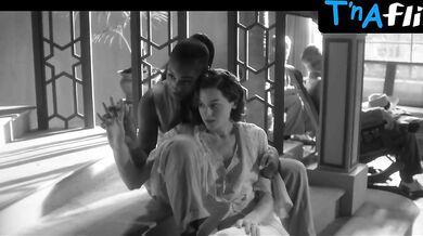 Issa Rae Lesbian Scene in Black Mirror