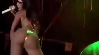 Doja Cat Sexy Scene in Arte Concert