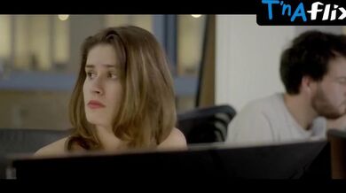 Laura Leoni Breasts Scene in Je Suis Nue