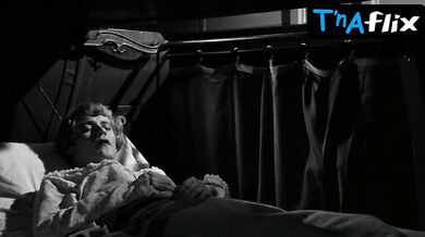 Marilyn Monroe Sexy Scene in Some Like It Hot