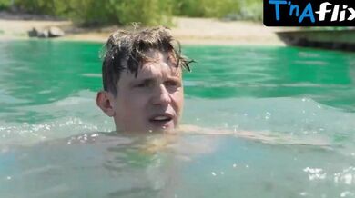 Amelie Hennig Breasts, Underwear Scene in Tierarztin Dr. Mertens