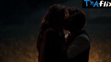 Elizaveta Yuryeva Breasts Scene in Ulitsa Shekspira
