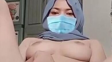 Cewek Jilbab Binal Suka Colmek Di Kosan