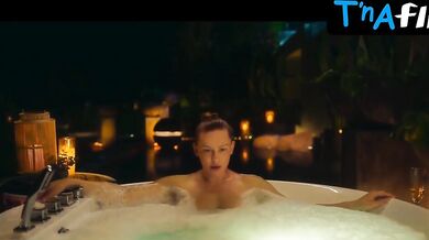 Yuliya Peresild Breasts Scene in On I Ona