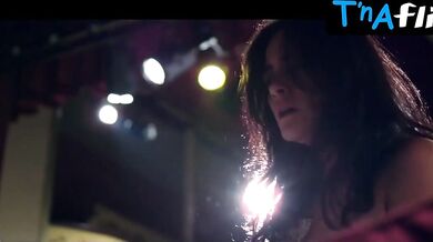 Melania Cruz Sexy Scene in Dhogs