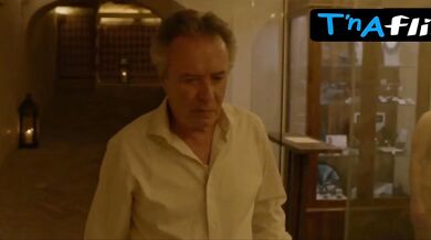 Maria Mumpao Butt, Breasts Scene in Me, Myself And My Dead Wife