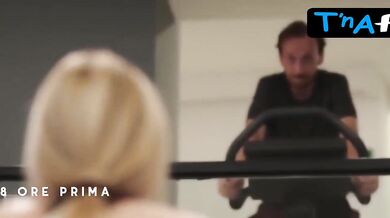 Andzelika Cecylia Rychlak Butt, Breasts Scene in Una Commedia Pericolosa