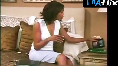 Aisha Tyler Sexy Scene in Friends