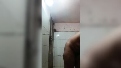 Deshi LiveGirls Tamil Aunty Stripping Nude 2