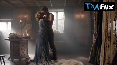 Rebecca Ferguson Breasts, Bush Scene in The White Queen