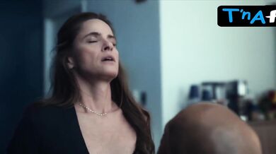 Amanda Peet Sexy Scene in Your Friends And Neighbors