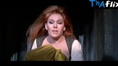 Kim Novak Breasts Scene in The Amorous Adventures Of Moll Flanders