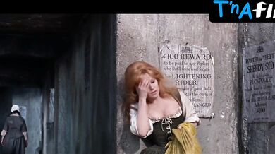 Kim Novak Breasts Scene in The Amorous Adventures Of Moll Flanders