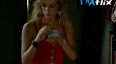 Kira Miro Butt, Breasts Scene in Desde Que Amanece Apetece