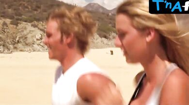 Blake Lively Sexy Scene in The Sisterhood Of The Traveling Pants (Alexis Bledel)