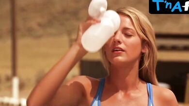 Blake Lively Sexy Scene in The Sisterhood Of The Traveling Pants (Alexis Bledel)