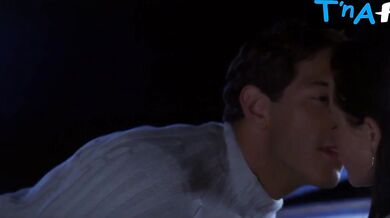 Blake Lively Sexy Scene in The Sisterhood Of The Traveling Pants (Alexis Bledel)