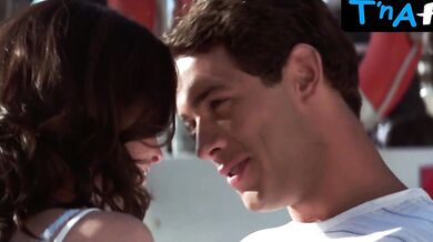 Blake Lively Sexy Scene in The Sisterhood Of The Traveling Pants (Alexis Bledel)