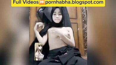 ABG Jilbab Cantik Lagi Sange
