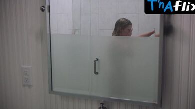 Laura Wiggins Sexy Scene in Instapsycho