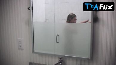 Laura Wiggins Sexy Scene in Instapsycho