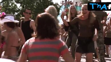 Beatrice Rosen Sexy Scene in Chasing Liberty