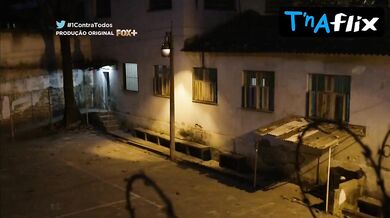 Julia Ianina Butt, Breasts Scene in 1 Contra Todos