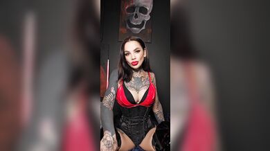 Eyes on me. Hand down your pants. Don’t even think about stopping.