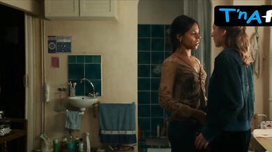 Louise Chevillotte Lesbian Scene in My Sole Desire