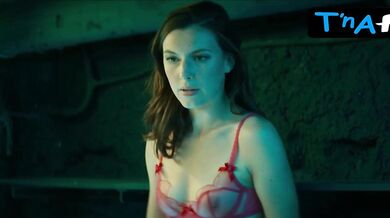 Louise Chevillotte Butt, Breasts Scene in My Sole Desire
