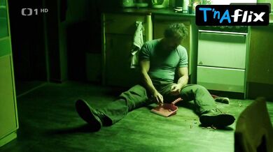 Tereza Voriskova Lesbian, Butt Scene in Vsivaci