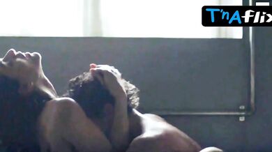 Miriam Leone Sexy Scene in Non Uccidere