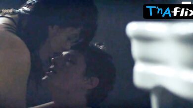 Miriam Leone Sexy Scene in Non Uccidere