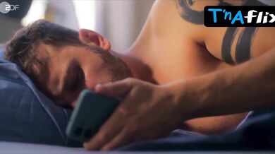 Martina Schone-Radunski Butt, Underwear Scene in Sterben Fur Beginner