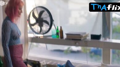 Martina Schone-Radunski Butt, Underwear Scene in Sterben Fur Beginner