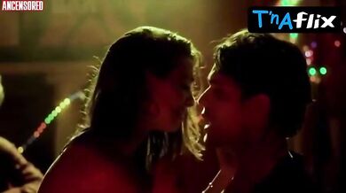 Vanessa Ferreira Breasts Scene in Virados Do Avesso