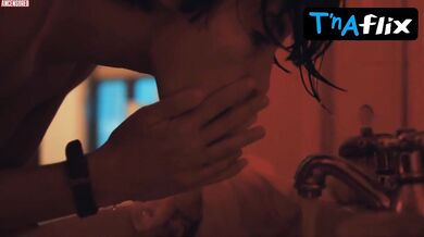 Carolina Carvalho Breasts Scene in A Generala