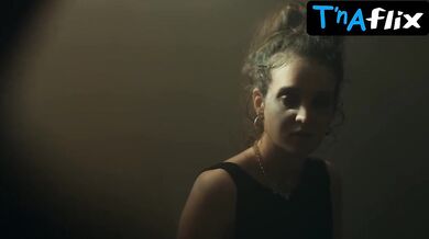 Lili Zahavi Butt, Underwear Scene in Momentversagen