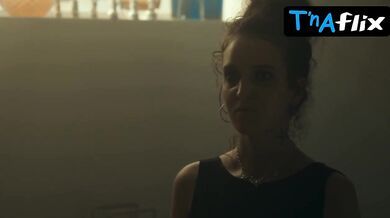 Lili Zahavi Butt, Underwear Scene in Momentversagen