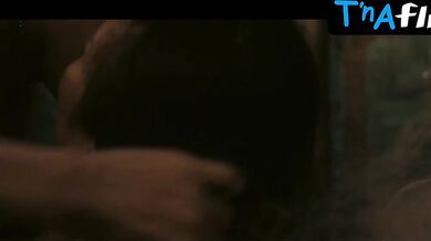 Cindy Miranda Sexy Scene in Nerisa