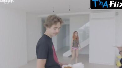 Tereza Tezka Butt, Breasts Scene in Zradci