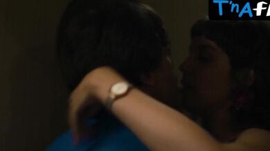 Silma Lopez Sexy Scene in Fisica O Quimica: La Nueva Generacion