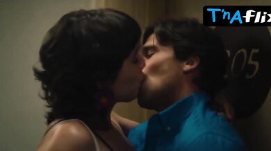 Silma Lopez Sexy Scene in Fisica O Quimica: La Nueva Generacion