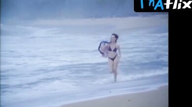 Unknown Breasts, Bikini Scene in Beaks: The Movie