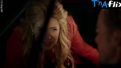 Palina Rojinski Breasts Scene in Zeit Der Helden