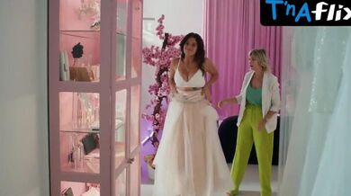 Unknown Butt, Breasts Scene in Pozhit Kak Lyudi