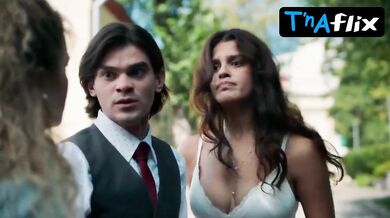 Unknown Butt, Breasts Scene in Pozhit Kak Lyudi