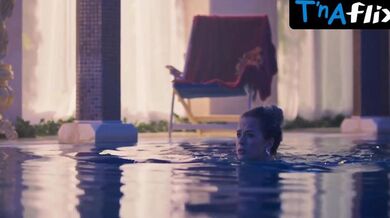 Nika Vigel Sexy Scene in Pozhit Kak Lyudi